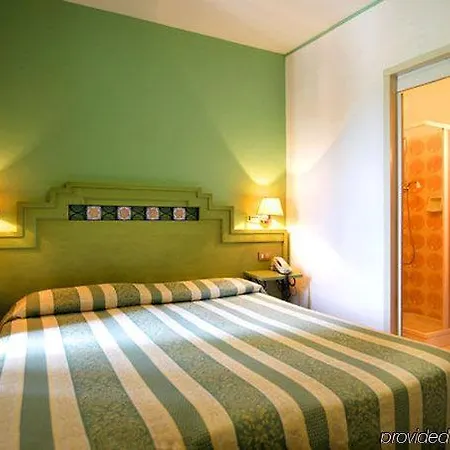 Kristina Hotel 3*