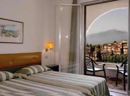 Kristina Hotel 3*